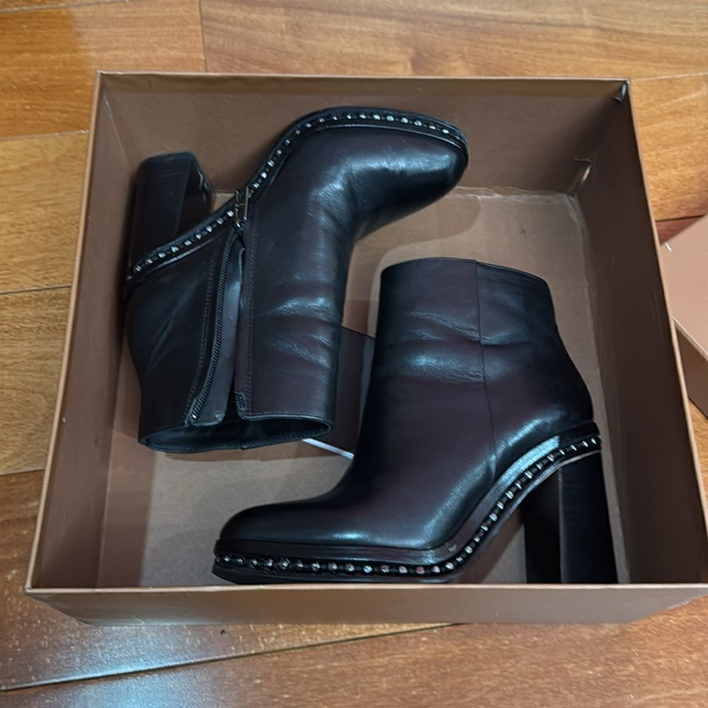 Coach Justina Black Ankle Boots Women's Beaded Chain Accents size‎ 6.5 - Picture 13 of 13
